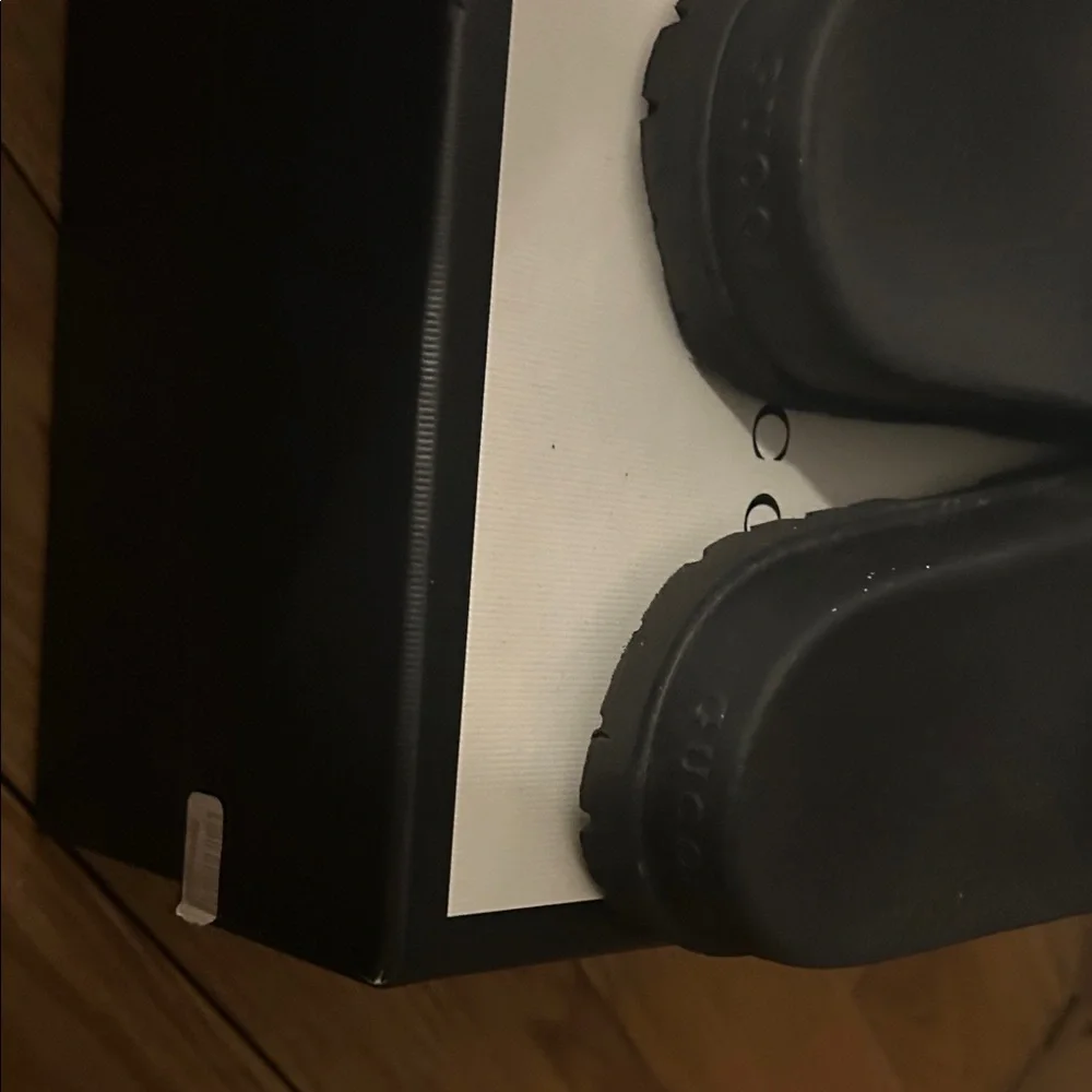 Gucci Black Slides with Red and Green Bands - Picture 4 of 4